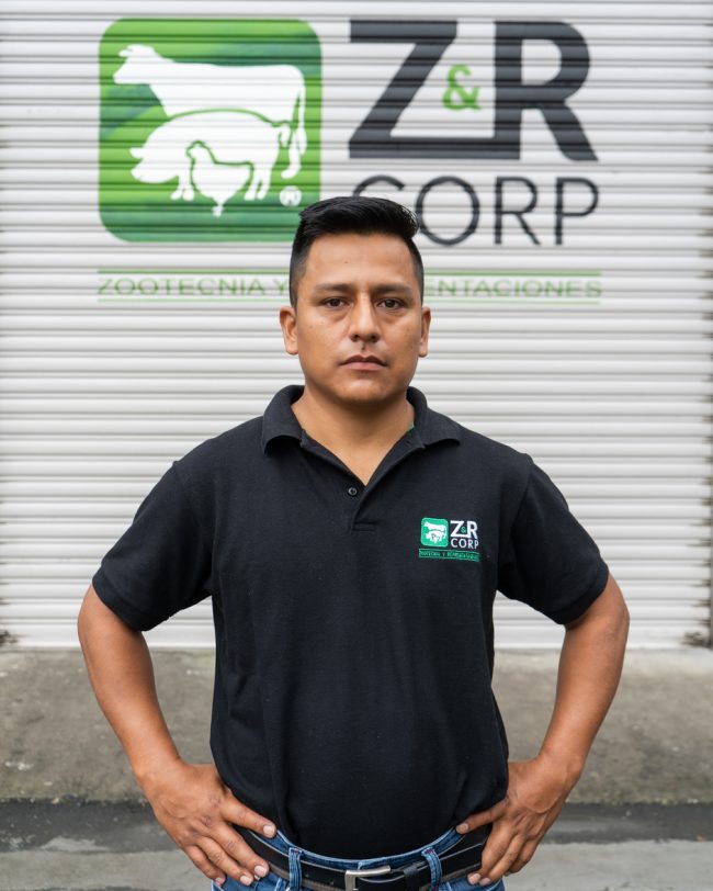 Henry Velepucha – Asesor Comercial